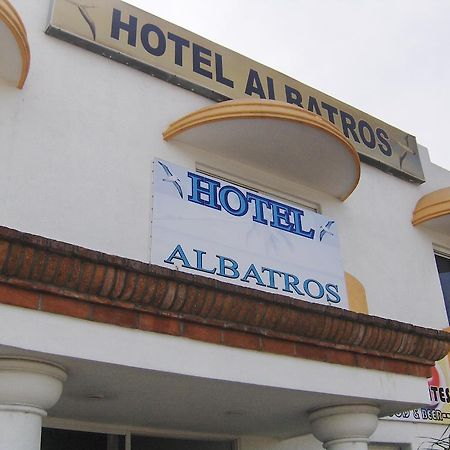 מנסניו Hotel Albatros מראה חיצוני תמונה