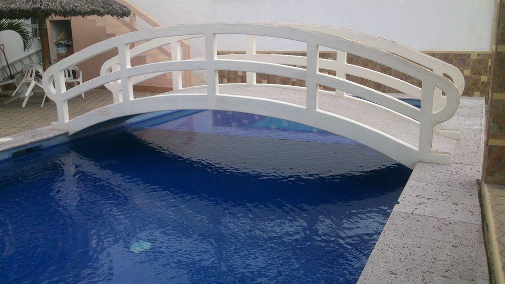 מנסניו Hotel Albatros מראה חיצוני תמונה