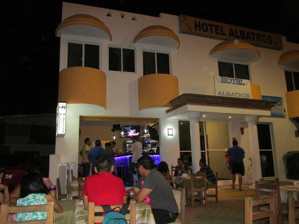 מנסניו Hotel Albatros מראה חיצוני תמונה