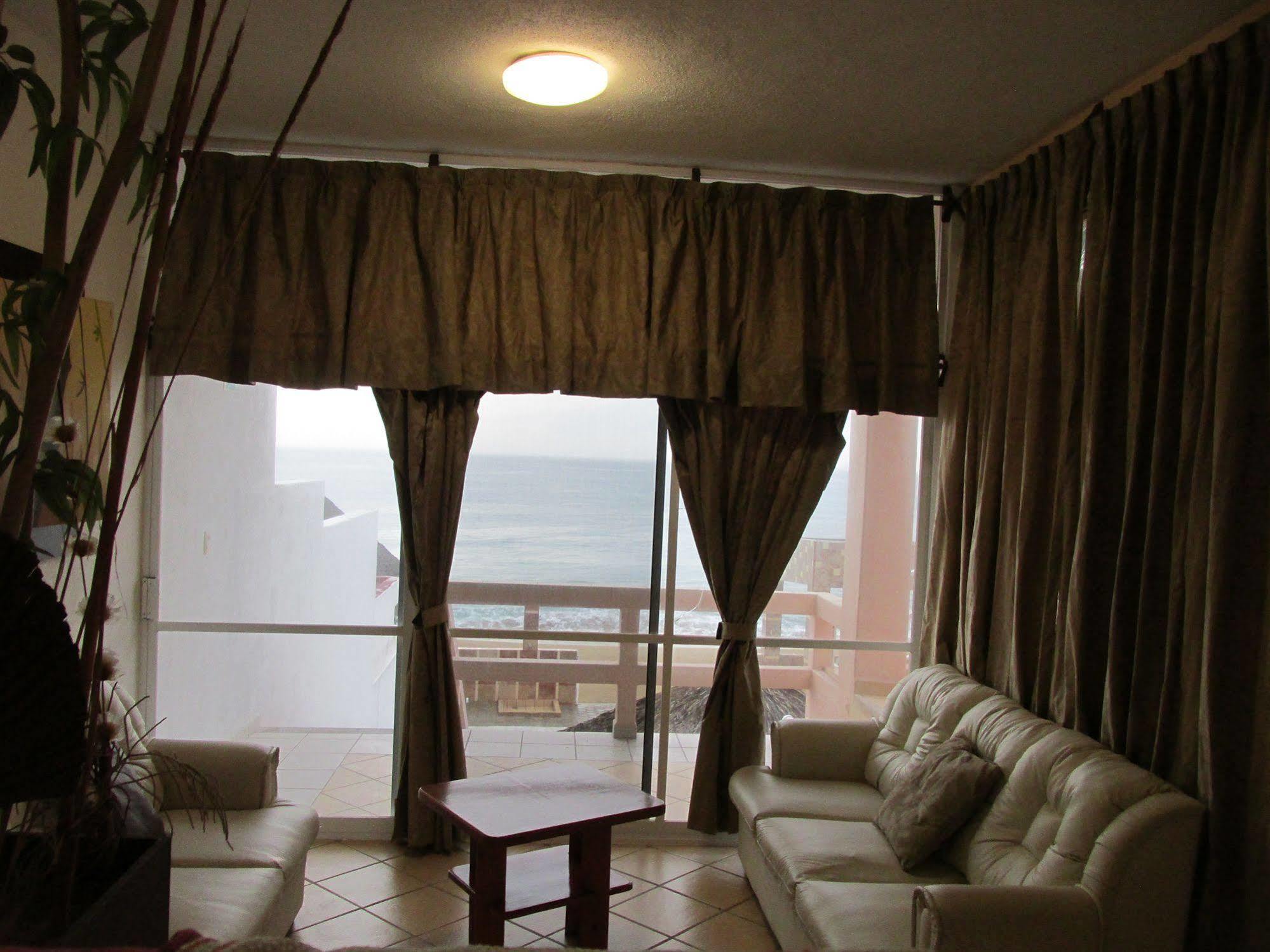 מנסניו Hotel Albatros מראה חיצוני תמונה