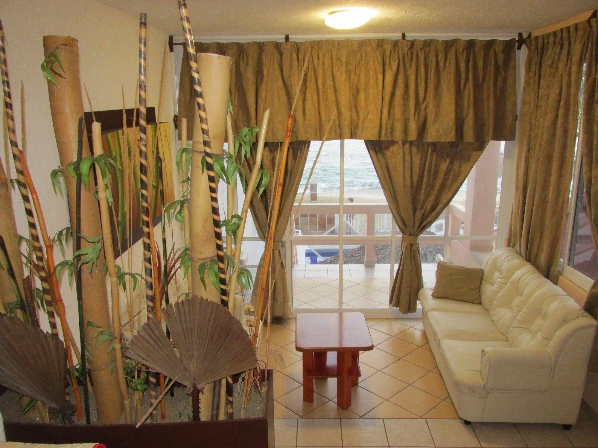מנסניו Hotel Albatros מראה חיצוני תמונה