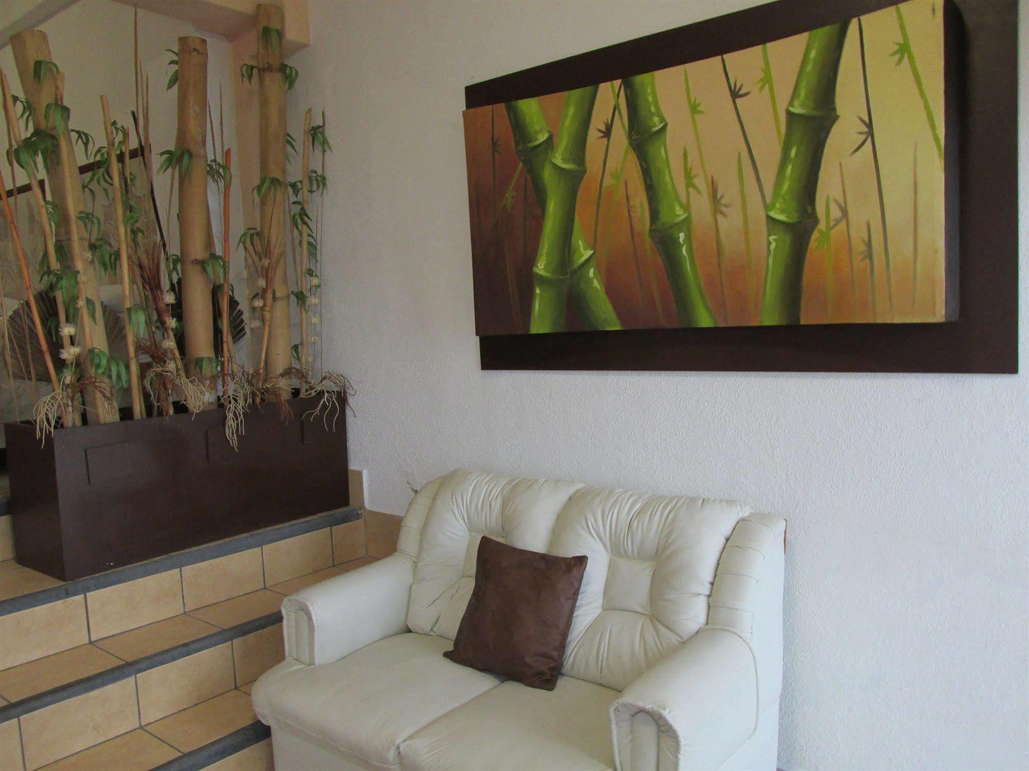 מנסניו Hotel Albatros מראה חיצוני תמונה